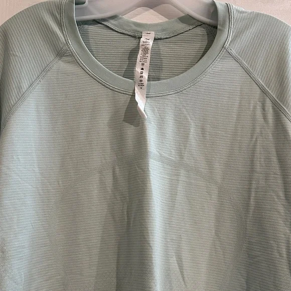 Lululemon Swiftly Tech Short Sleeve Shirt 2.0
Delicate Mint Women’s 14 Running - Picture 3 of 10